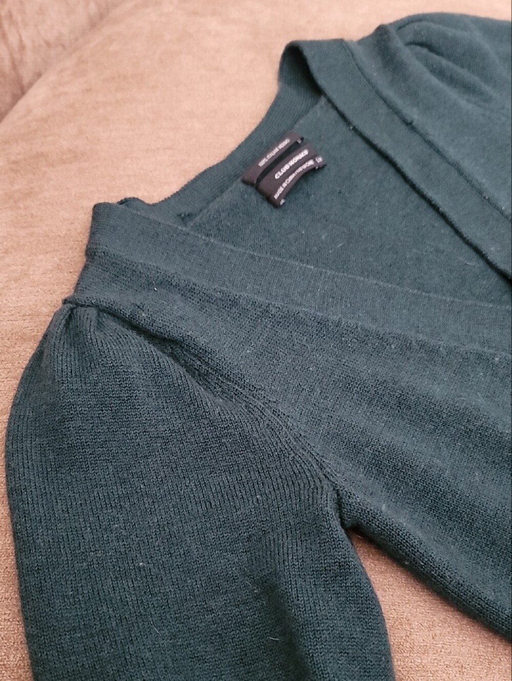 100% Italian Merino Wool Forest Green Button-Front Cardigan - Club Monaco - Picture 7 of 16
